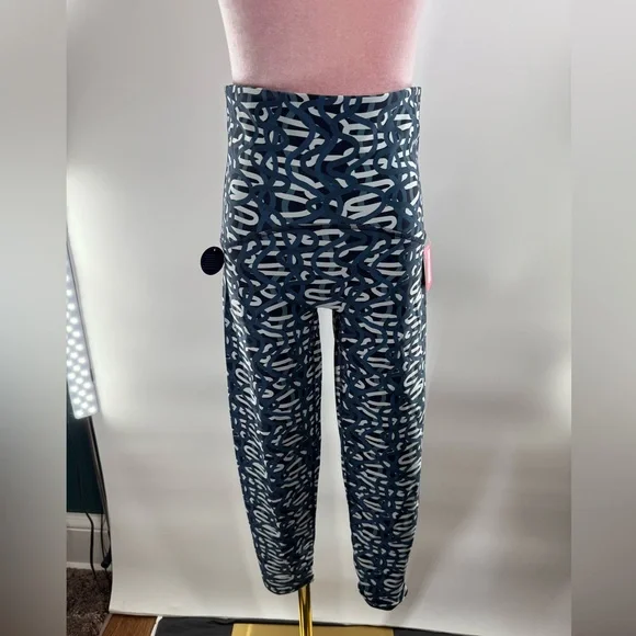 NWT Spanx Illuminate Her Leggings - Picture 3 of 11